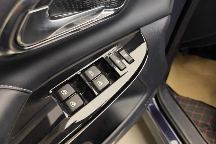 Used CHANGAN OSHAN X7 2021 1.5T Manual Luxury Version Interior 2