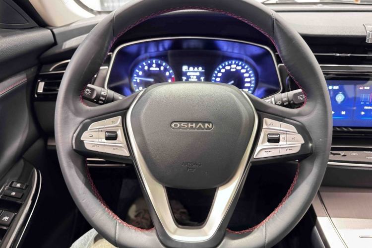 Used CHANGAN OSHAN X7 2021 1.5T Automatic Luxury Version Interior 3