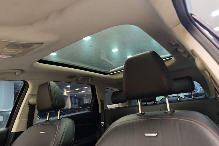 Used CHANGAN OSHAN X7 2021 1.5T Manual Luxury Version Interior 4