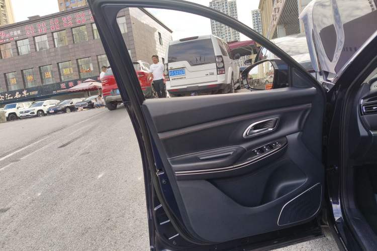 Used CHANGAN OSHAN X7 2021 1.5T Automatic Luxury Version Left Front Door Interior
