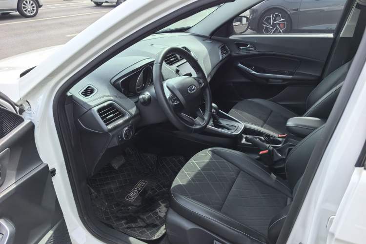 Used CHANGAN OSHAN X7 2021 1.5T Automatic Luxury Version Left Front Seat