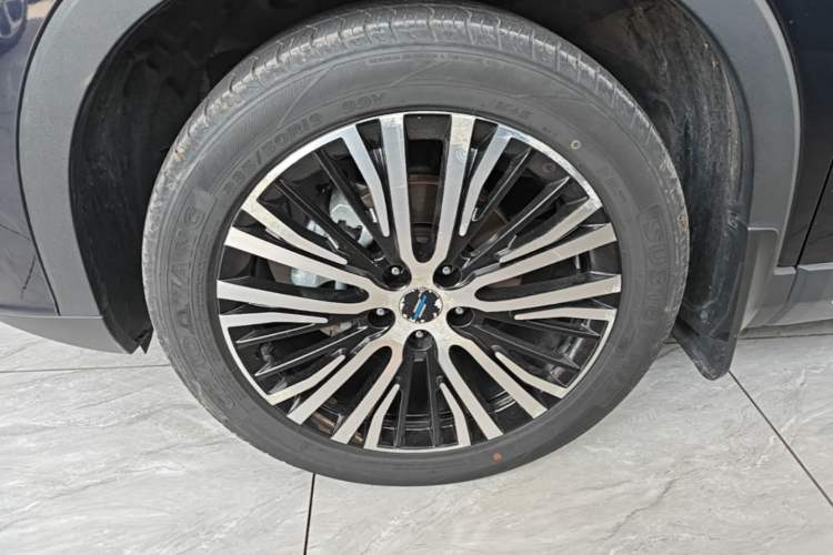 Used CHANGAN OSHAN X7 2021 1.5T Automatic Luxury Version Left Front Wheel Hub
