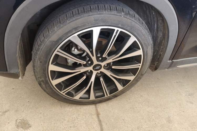 Used CHANGAN OSHAN X7 2021 1.5T Space Freedom Edition with Automatic Parking and Facial Recognition Left Front Wheel Hub