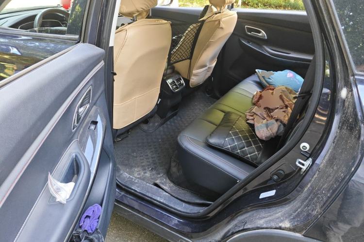Used CHANGAN OSHAN X7 2021 1.5T Automatic Luxury Model Left Rear Seat