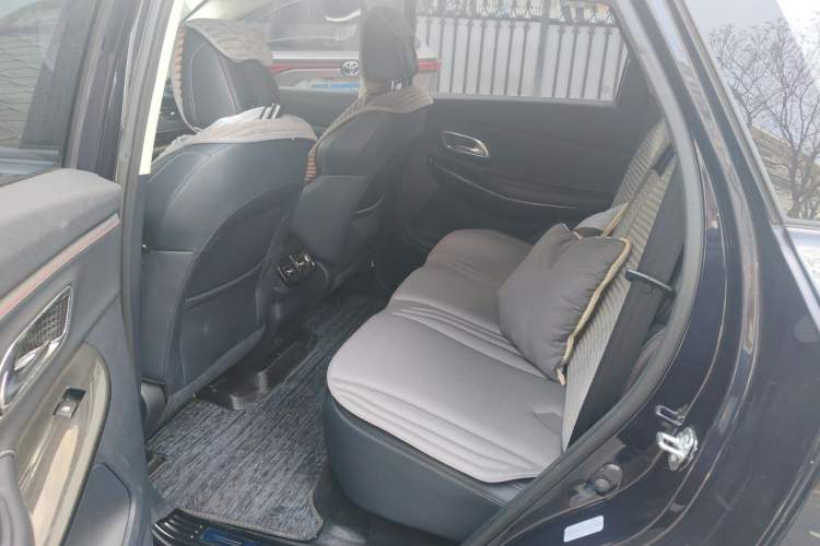 Used CHANGAN OSHAN X7 2021 1.5T Space Freedom Edition with Automatic Parking and Facial Recognition Left Rear Seat