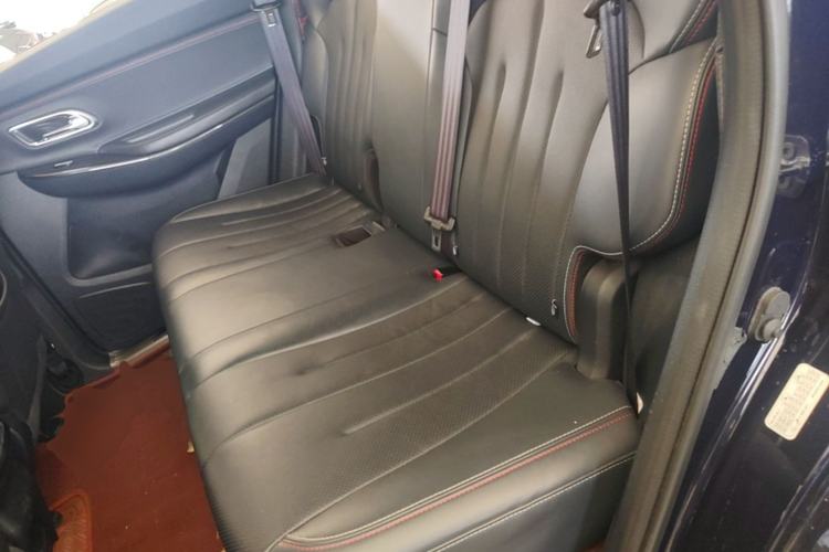 Used CHANGAN OSHAN X7 2021 1.5T Space Freedom Edition with Automatic Parking and Facial Recognition Left Rear Seat
