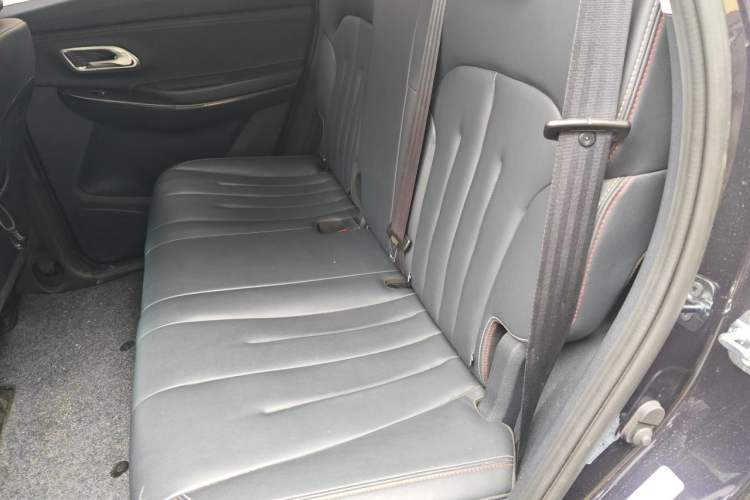 Used CHANGAN OSHAN X7 2021 1.5T Automatic Luxury Model Left Rear Seat