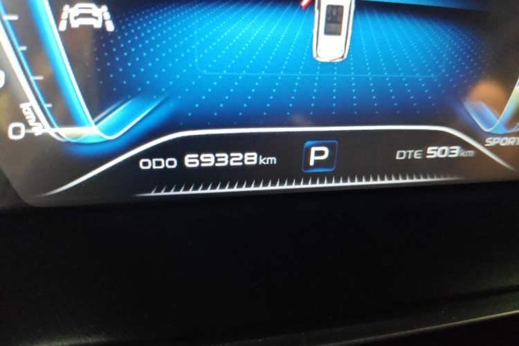 Used CHANGAN OSHAN X7 2021 1.5T Automatic Luxury Model Odometer Close Up