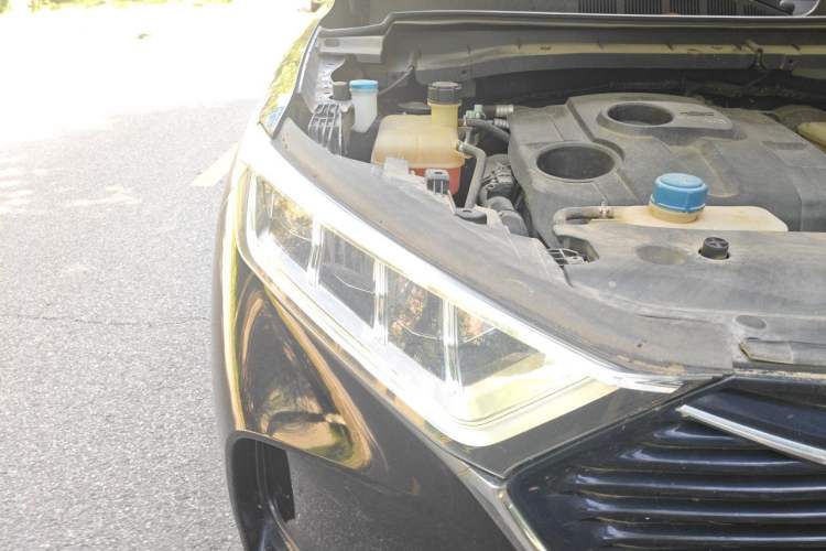 Used CHANGAN OSHAN X7 2021 1.5T Automatic Luxury Model Right Front Headlight