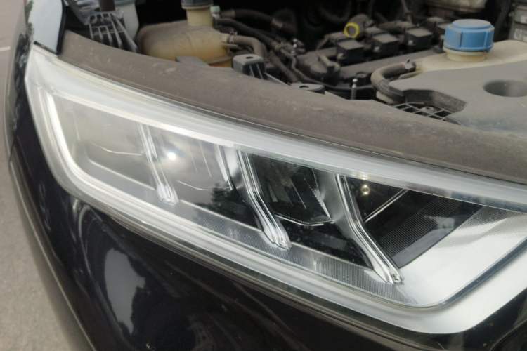 Used CHANGAN OSHAN X7 2021 1.5T Automatic Elite Edition Right Front Headlight