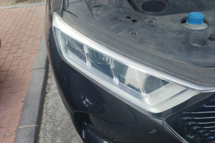 Used CHANGAN OSHAN X7 2021 1.5T Space Freedom Edition with Automatic Parking and Facial Recognition Right Front Headlight
