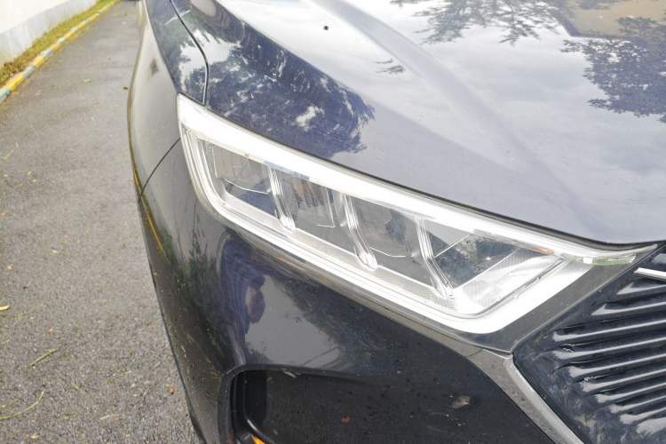 Used CHANGAN OSHAN X7 2021 1.5T Automatic Luxury Model Right Front Headlight