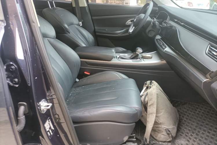 Used CHANGAN OSHAN X7 2021 1.5T Automatic Luxury Version Right Front Seat