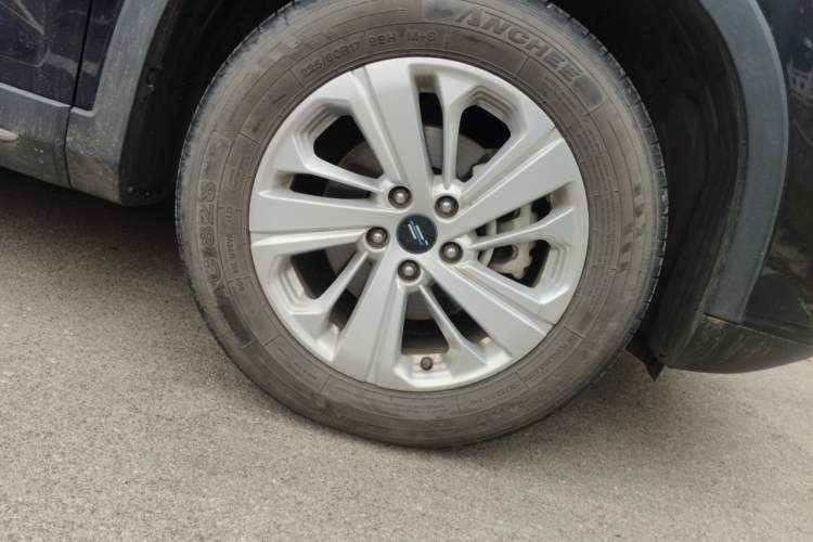 Used CHANGAN OSHAN X7 2021 1.5T Automatic Elite Edition Right Front Wheel Hub