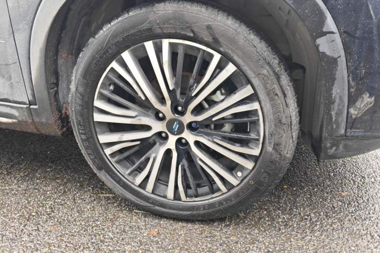 Used CHANGAN OSHAN X7 2021 1.5T Automatic Luxury Model Right Front Wheel Hub