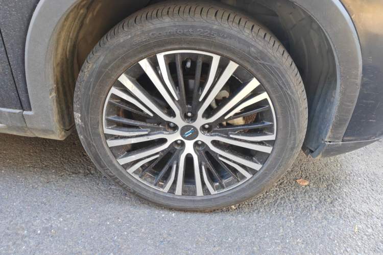 Used CHANGAN OSHAN X7 2021 1.5T Automatic Luxury Model Right Front Wheel Hub
