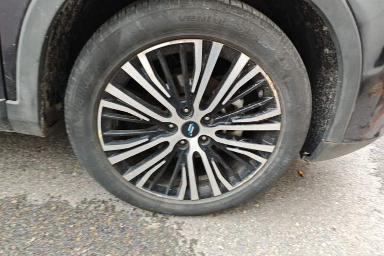 Used CHANGAN OSHAN X7 2021 1.5T Automatic Luxury Model Right Front Wheel Hub