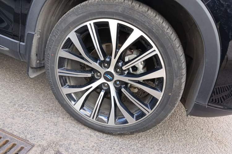 Used CHANGAN OSHAN X7 2021 1.5T Automatic Pilot Version Right Front Wheel Hub