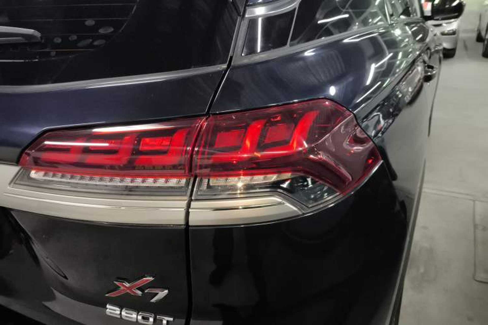 Used CHANGAN OSHAN X7 2021 1.5T Automatic Luxury Model Right Rear Taillight