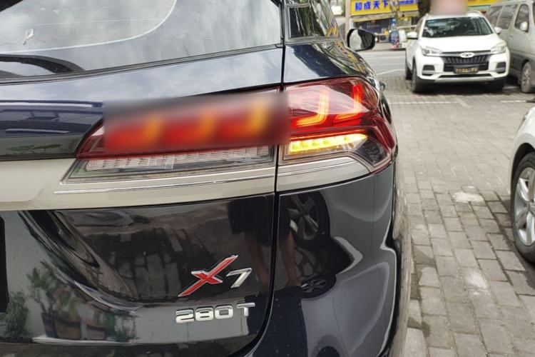 Used CHANGAN OSHAN X7 2021 1.5T Automatic Luxury Model Right Rear Taillight