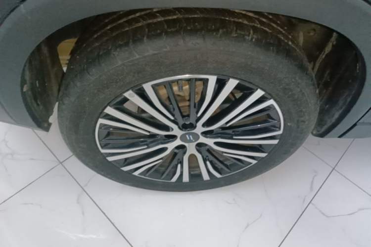 Used CHANGAN OSHAN X7 2021 1.5T Automatic Luxury Version Right Rear Wheel Hub