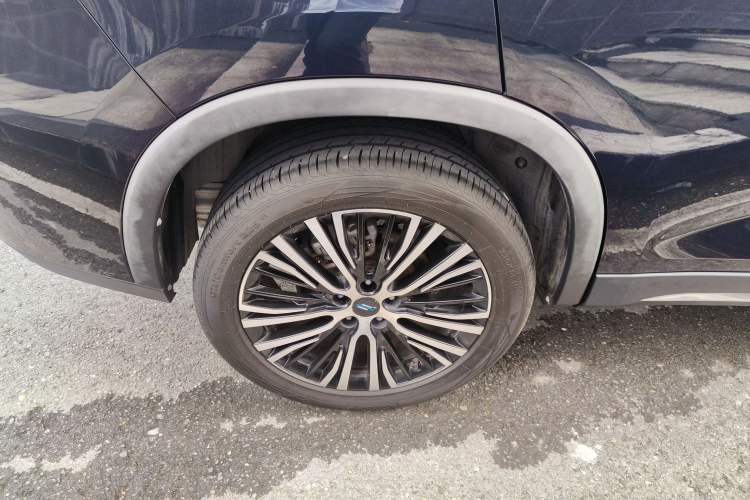 Used CHANGAN OSHAN X7 2021 1.5T Automatic Luxury Version Right Rear Wheel Hub