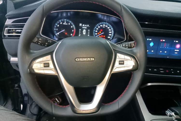 Used CHANGAN OSHAN X7 2021 1.5T Automatic Luxury Version Steering Wheel