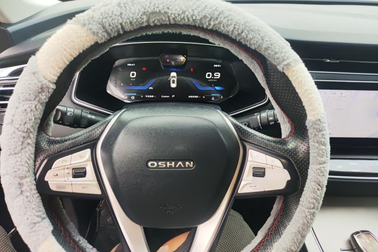 Used CHANGAN OSHAN X7 2021 1.5T Space Freedom Edition with Automatic Parking and Facial Recognition Steering Wheel
