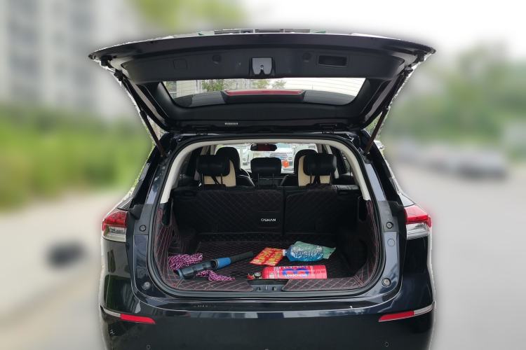 Used CHANGAN OSHAN X7 2021 1.5T Automatic Luxury Version Trunk