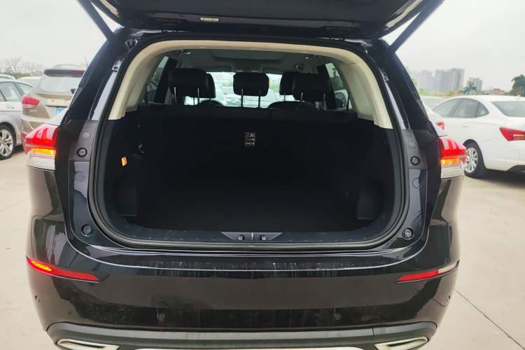 Used CHANGAN OSHAN X7 2021 1.5T Space Freedom Edition with Automatic Parking and Facial Recognition Trunk