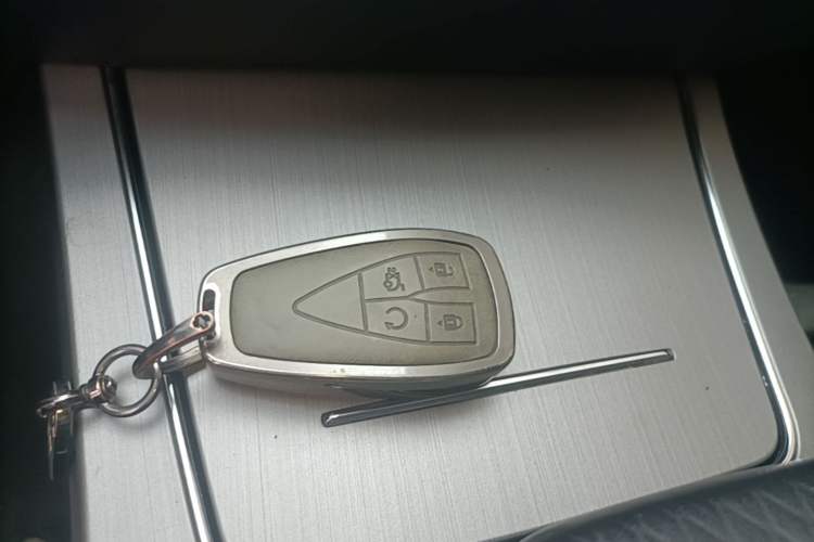 Used CHANGAN OSHAN X7 2021 1.5T Automatic Luxury Version Vehicle Key