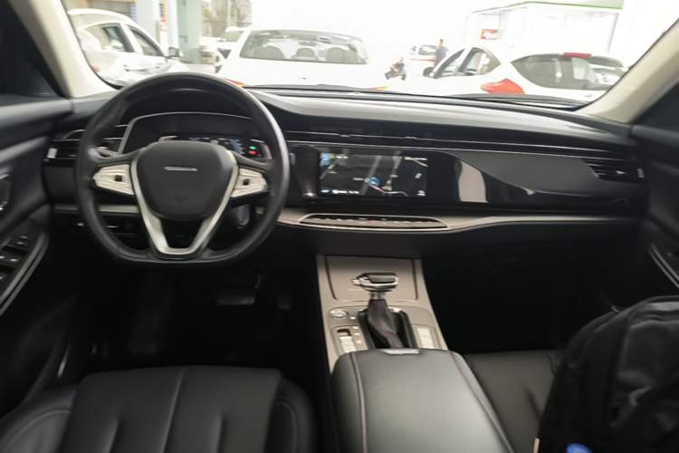 Used CHANGAN OSHAN X7 2021 1.5T Automatic Luxury Model Center Console