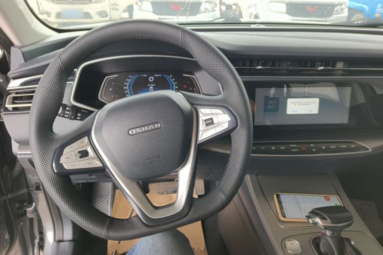 Used CHANGAN OSHAN X7 2021 1.5T Automatic Luxury Model Center Console