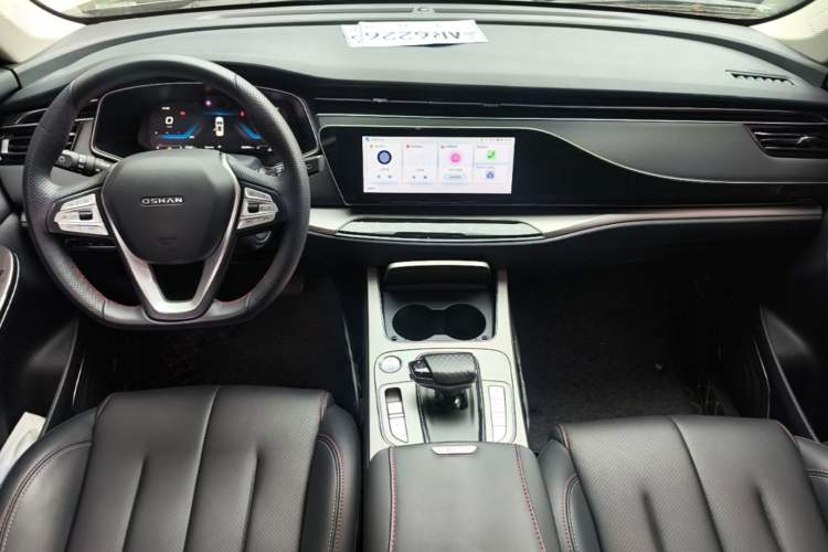 Used CHANGAN OSHAN X7 2021 1.5T Space Freedom Edition with Automatic Parking and Facial Recognition Center Console