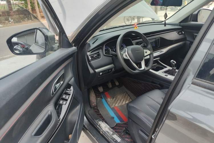 Used CHANGAN OSHAN X7 2021 1.5T Manual Luxury Version Driver Seat
