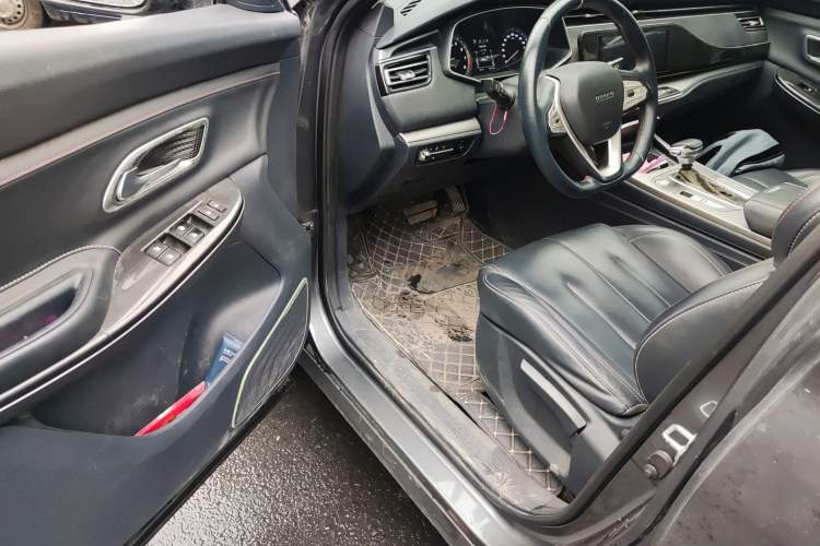 Used CHANGAN OSHAN X7 2021 1.5T Automatic Luxury Version Driver Seat