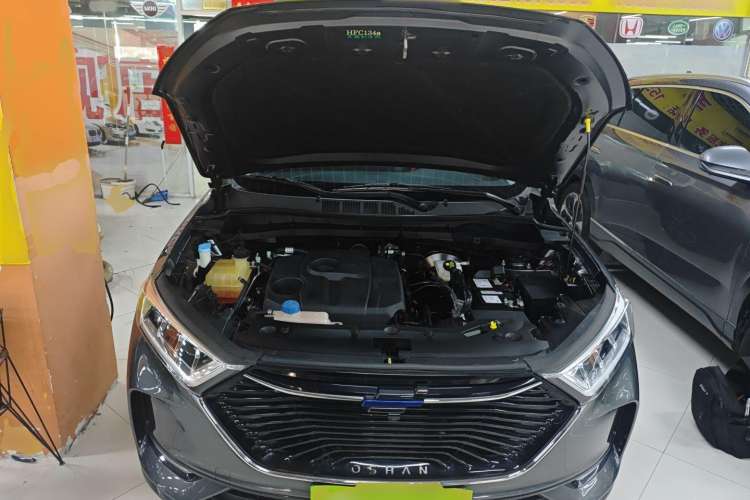 Used CHANGAN OSHAN X7 2021 1.5T Automatic Luxury Version Engine Bay