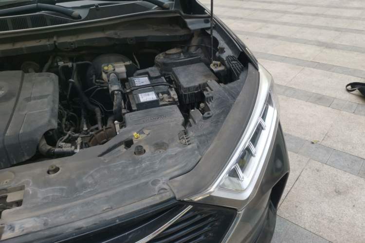 Used CHANGAN OSHAN X7 2021 1.5T Automatic Luxury Model Engine Bay Left