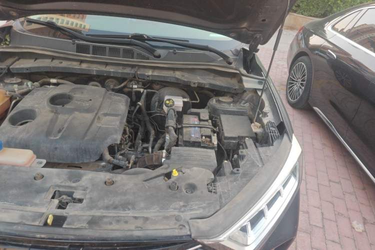 Used CHANGAN OSHAN X7 2021 1.5T Automatic Luxury Model Engine Bay Left