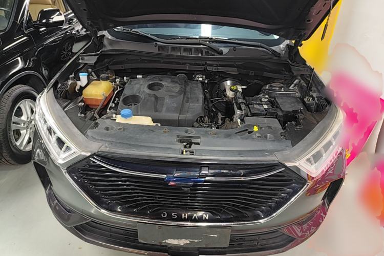 Used CHANGAN OSHAN X7 2021 1.5T Automatic Luxury Version Engine Bay