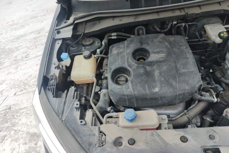 Used CHANGAN OSHAN X7 2021 1.5T Manual Luxury Version Engine Bay Right
