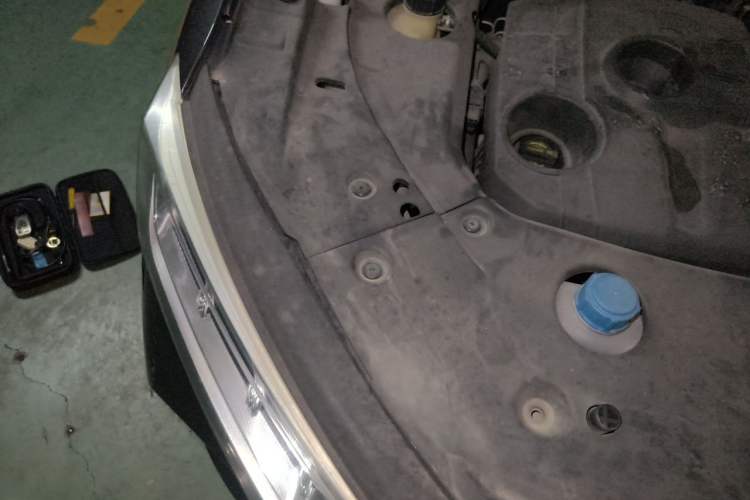 Used CHANGAN OSHAN X7 2021 1.5T Automatic Luxury Model Engine Bay Right
