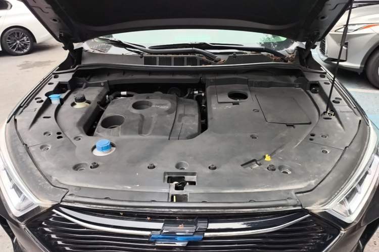 Used CHANGAN OSHAN X7 2021 1.5T Space Freedom Edition with Automatic Parking and Facial Recognition Engine Bay