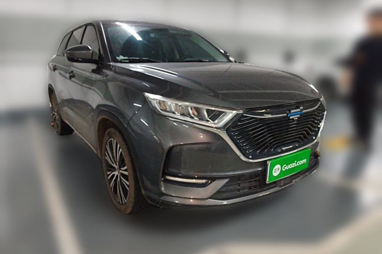 Used CHANGAN OSHAN X7 2021 1.5T Automatic Luxury Version Front Right 45 Deg