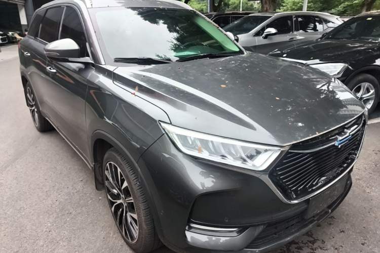Used CHANGAN OSHAN X7 2021 1.5T Space Freedom Edition with Automatic Parking and Facial Recognition Front Right 45 Deg