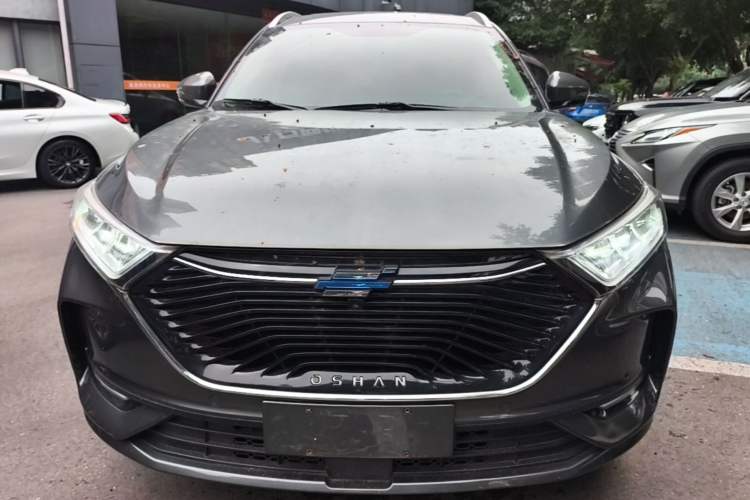 Used CHANGAN OSHAN X7 2021 1.5T Space Freedom Edition with Automatic Parking and Facial Recognition Front