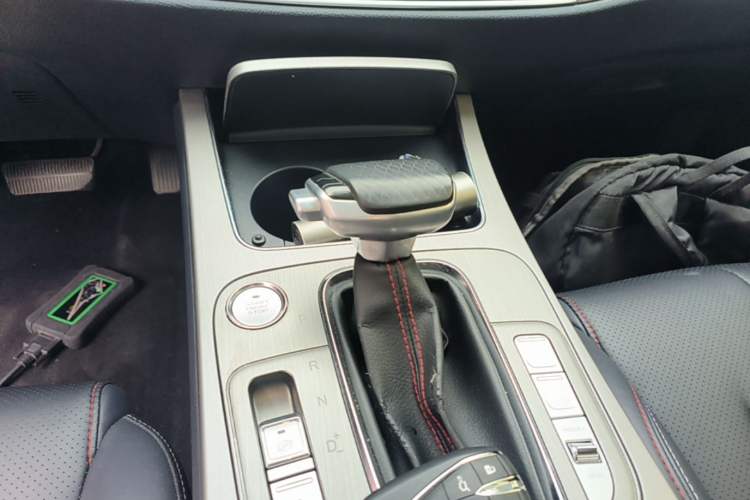 Used CHANGAN OSHAN X7 2021 1.5T Automatic Pilot Version Gear Lever