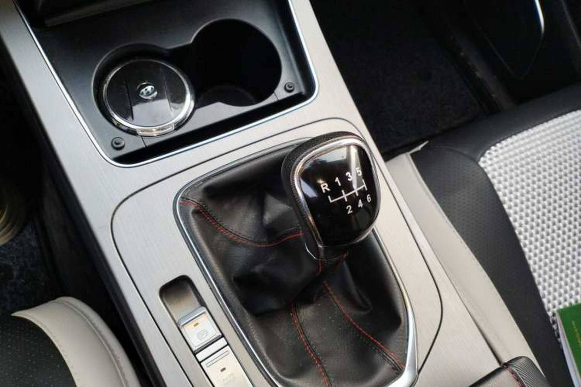 Used CHANGAN OSHAN X7 2021 1.5T Manual Luxury Version Gear Lever