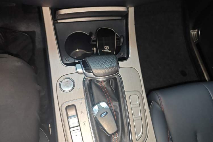 Used CHANGAN OSHAN X7 2021 1.5T Automatic Luxury Version Gear Lever