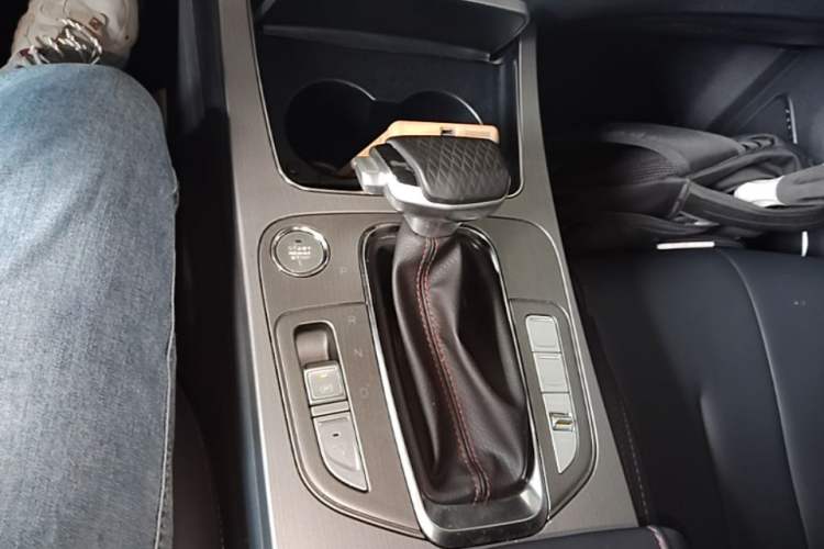 Used CHANGAN OSHAN X7 2021 1.5T Automatic Luxury Model Gear Lever